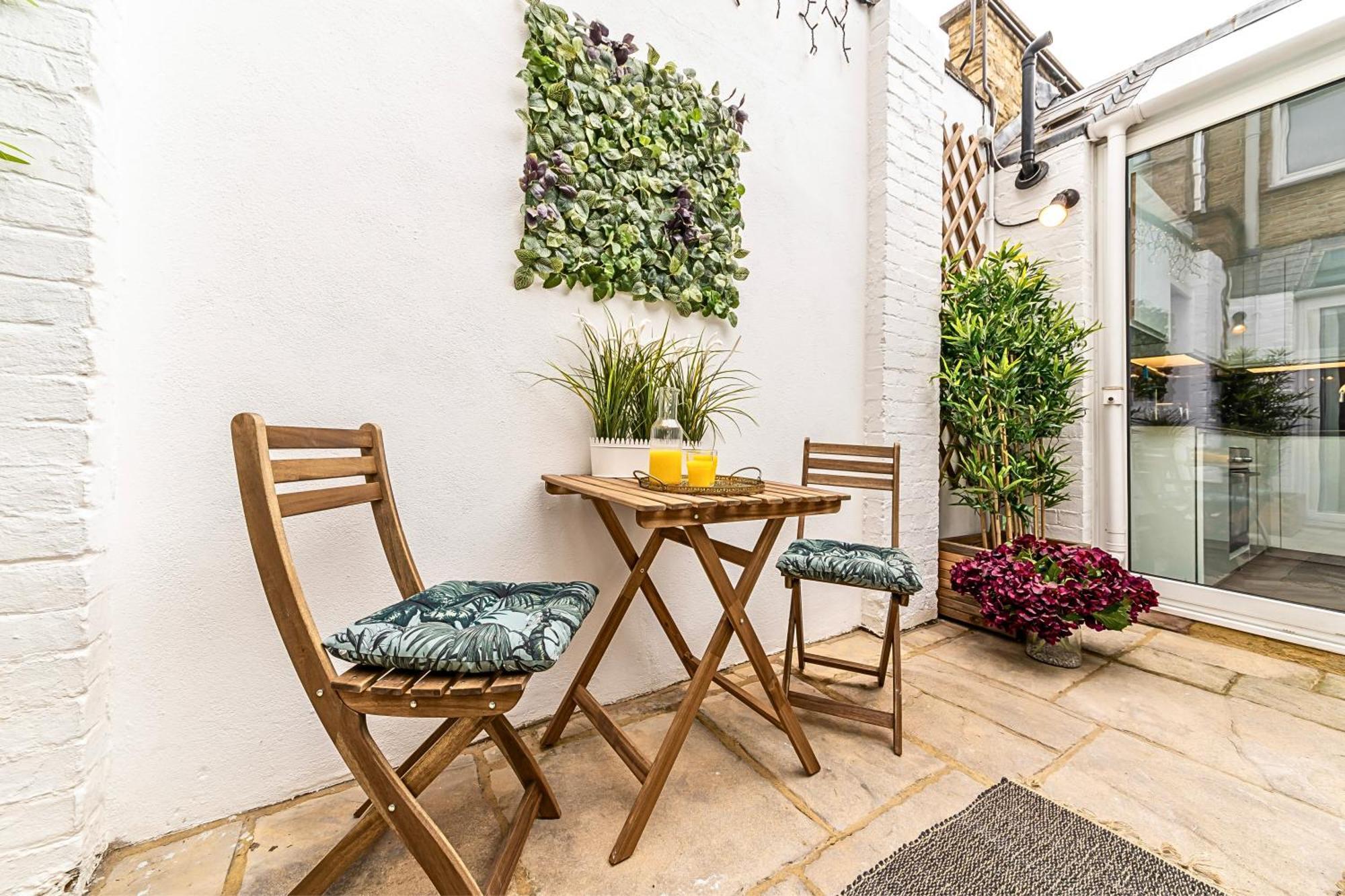 The Secret Kensington Garden Mews-2 Bedroom Full House-2 Train Lines- Spacious-kings Road- Harrods -chelsea Stadium-private Small Patio Ferienhaus *