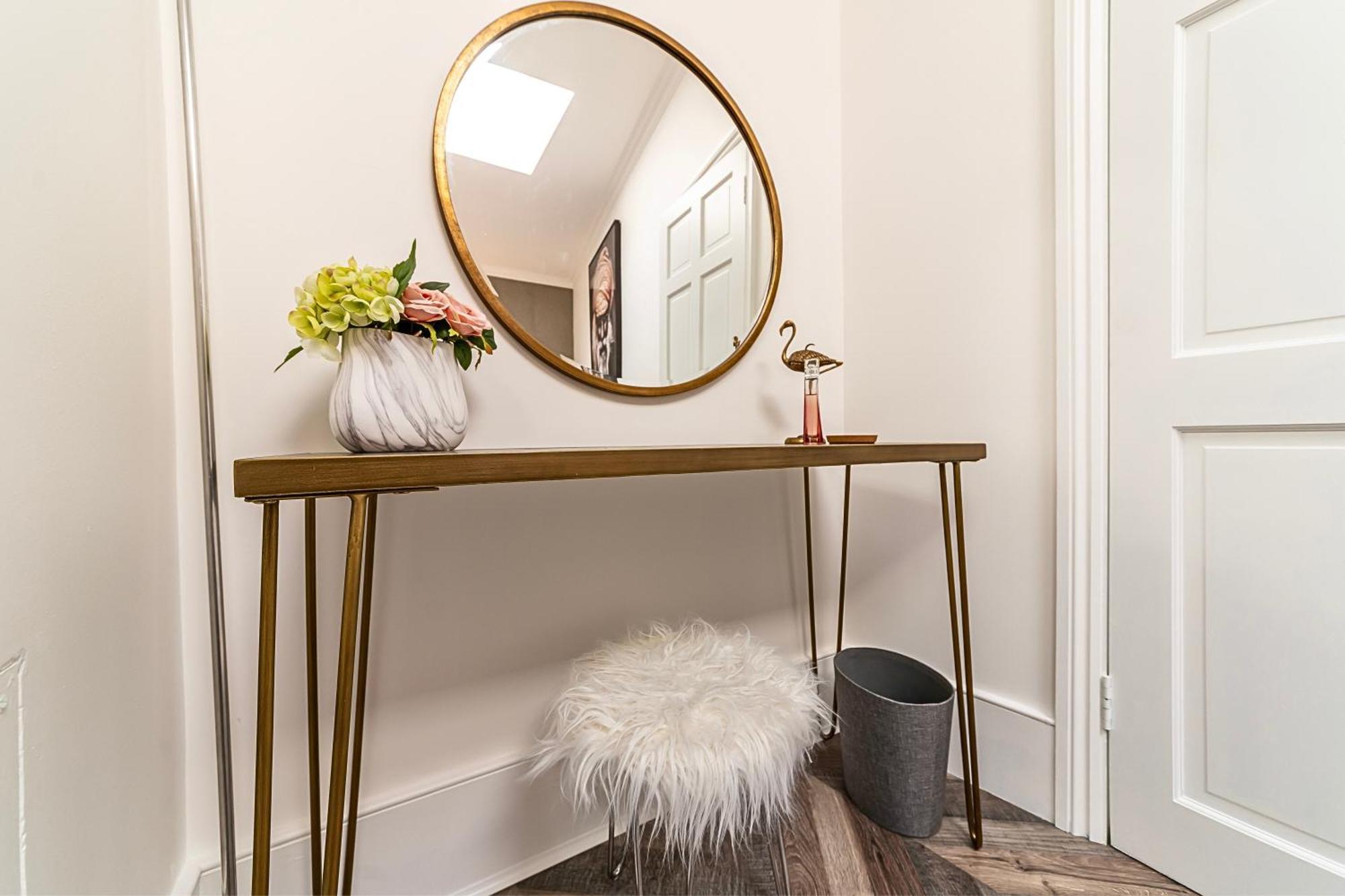 The Secret Kensington Garden Mews-2 Bedroom Full House-2 Train Lines- Spacious-kings Road- Harrods -chelsea Stadium-private Small Patio Ferienhaus *