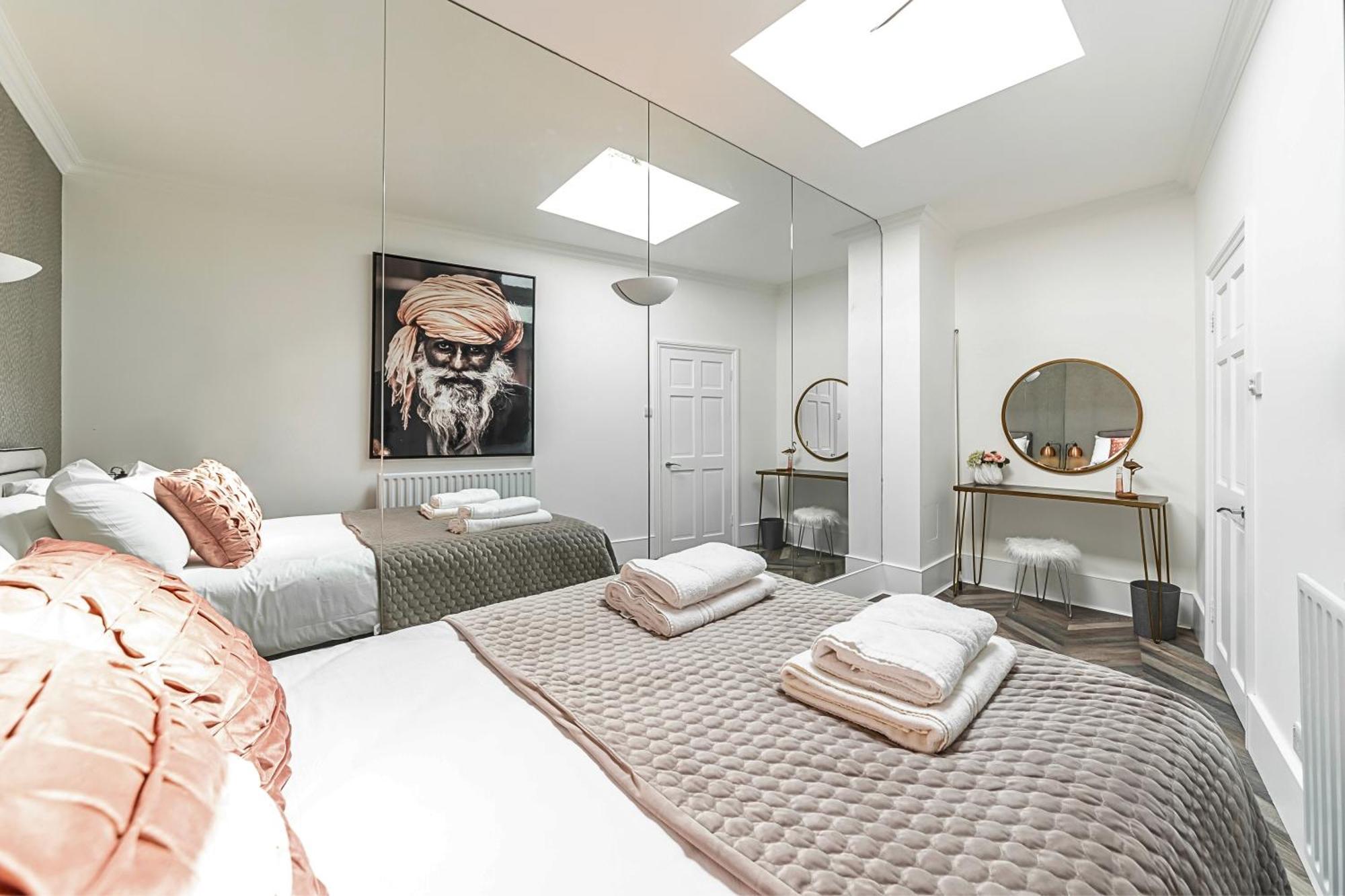 Ferienhaus The Secret Kensington Garden Mews-2 Bedroom Full House-2 Train Lines- Spacious-kings Road- Harrods -chelsea Stadium-private Small Patio